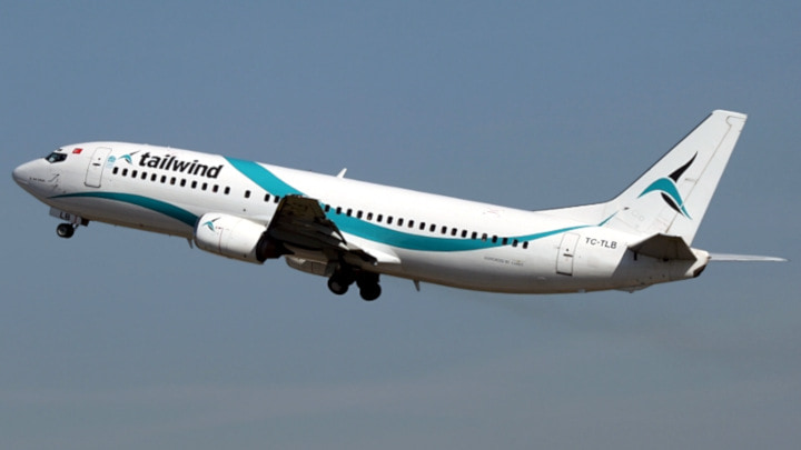 Information |Description=Tailwind Airlines Boeing 737-400 TC-TLB |Source=own work |Author=JuergenL |Date=2010-04-29 https://commons.wikimedia.org/